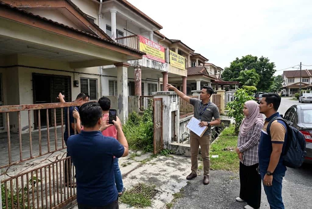 deposit beli rumah lelong