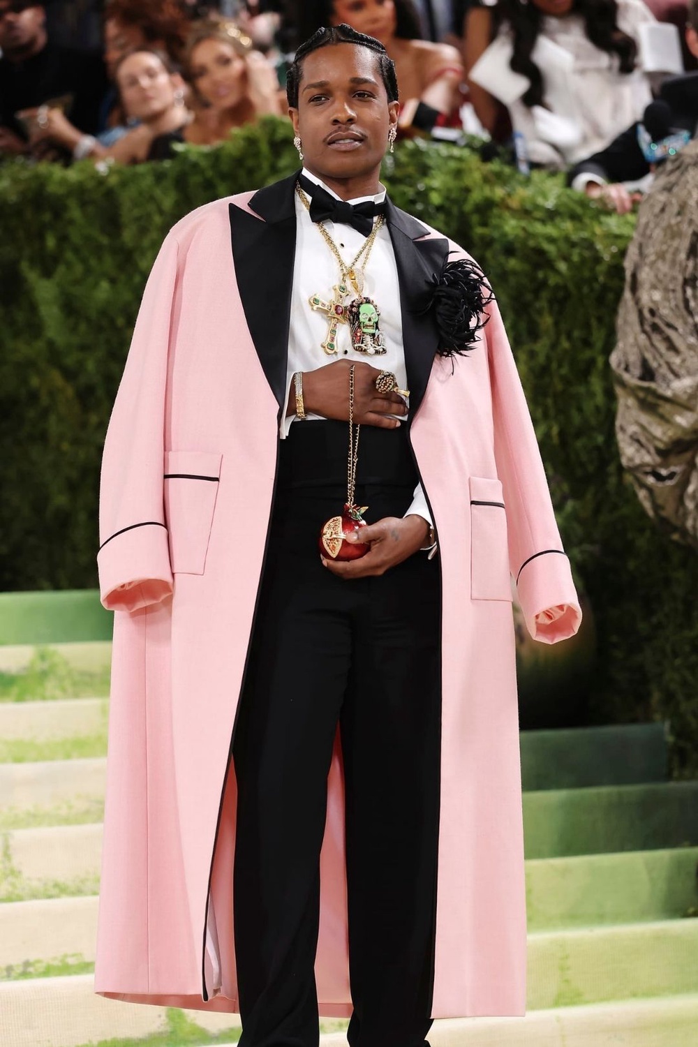 Image from: Worn As Art: The Most Stunning Jewellery And Watches Looks At The 2026 Met Gala