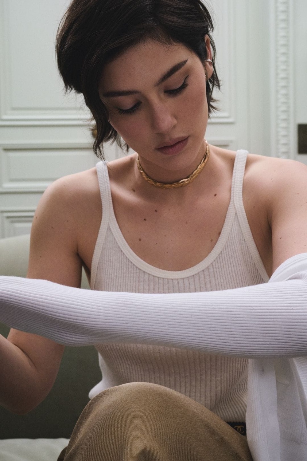 Image from: Chanel’s Coco Crush Collection Evolves With Gracie Abrams As Its Newest Muse