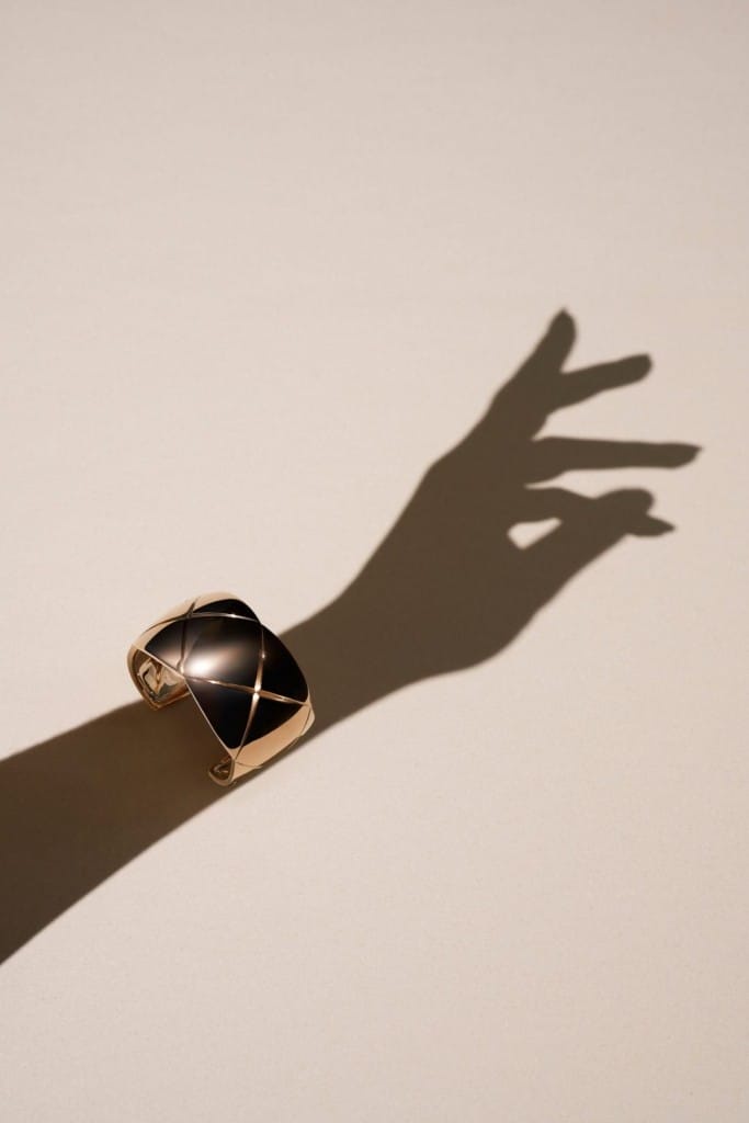 Image from: Chanel’s Coco Crush Collection Evolves With Gracie Abrams As Its Newest Muse