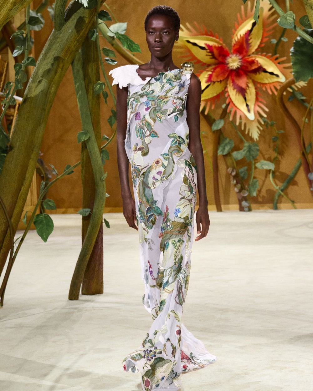 Image from: Jean Paul Gaultier, Robert Wun, and More: Here Are the Highlights From Paris Haute Couture Week Fall/Winter 2026