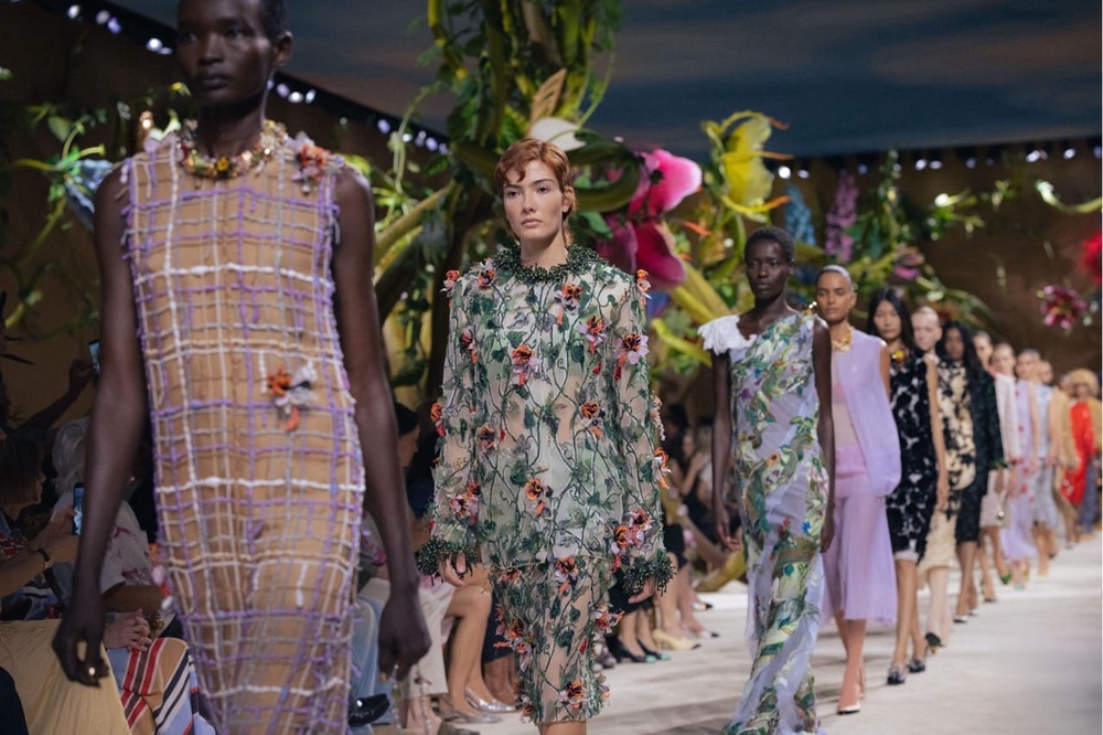 Image from: Jean Paul Gaultier, Robert Wun, and More: Here Are the Highlights From Paris Haute Couture Week Fall/Winter 2026