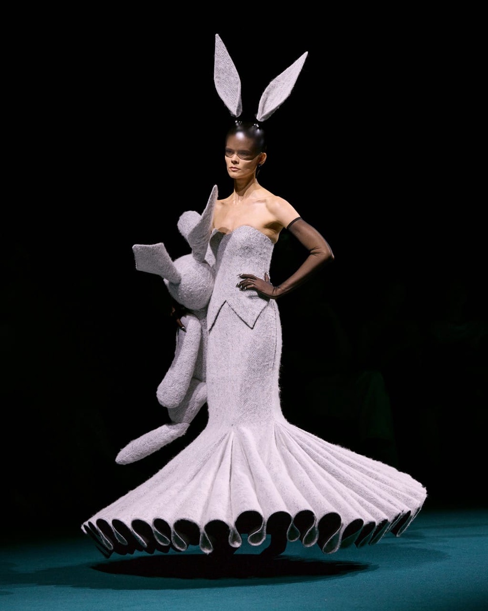 Image from: Jean Paul Gaultier, Robert Wun, and More: Here Are the Highlights From Paris Haute Couture Week Fall/Winter 2026