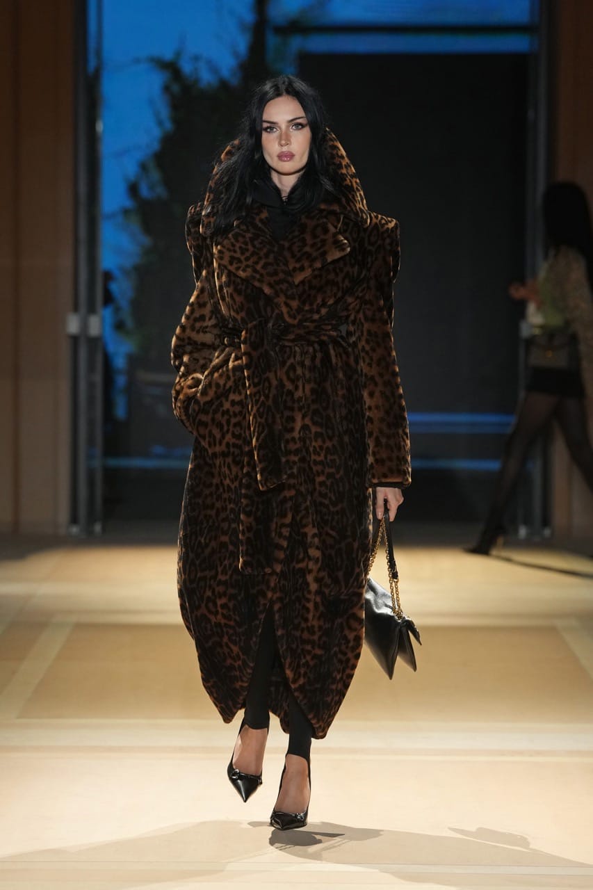 For Spring/Summer 2027, Gucci creative director Demna presented a collection celebrating the many faces of the house, from its aristocratic origins to modern provocation. 