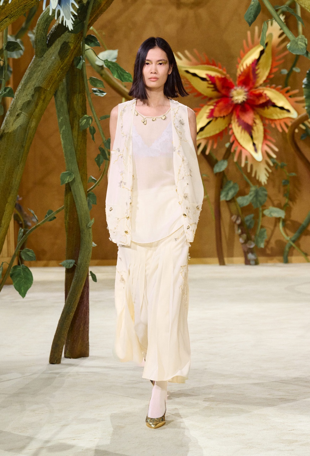 Image from: Matthieu Blazy Spins a Modern Fairytale for Chanel Haute Couture 2026/27