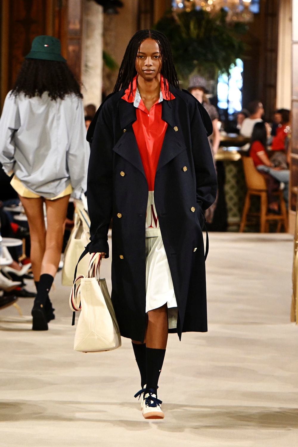 Image from: NYFW: Tommy Hilfiger Returns To The Plaza For Spring/Summer 2027