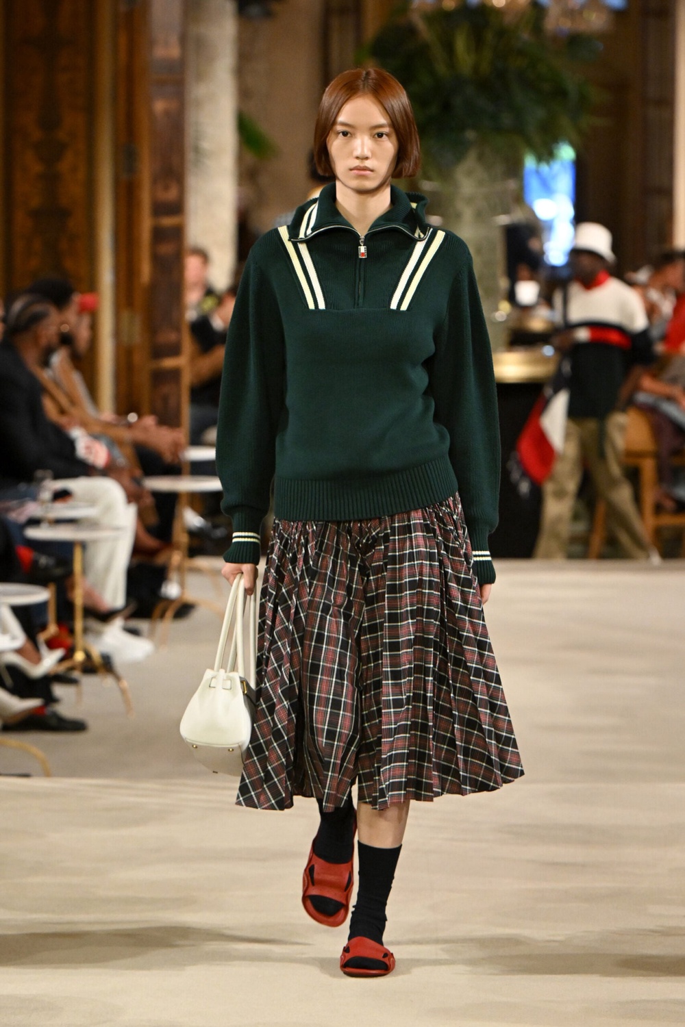 Image from: NYFW: Tommy Hilfiger Returns To The Plaza For Spring/Summer 2027