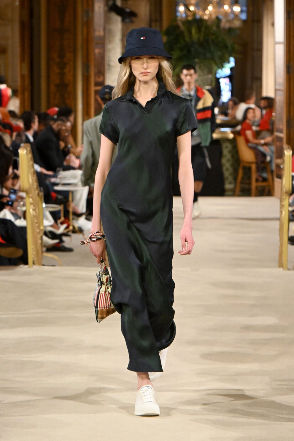 Image from: NYFW: Tommy Hilfiger Returns To The Plaza For Spring/Summer 2027