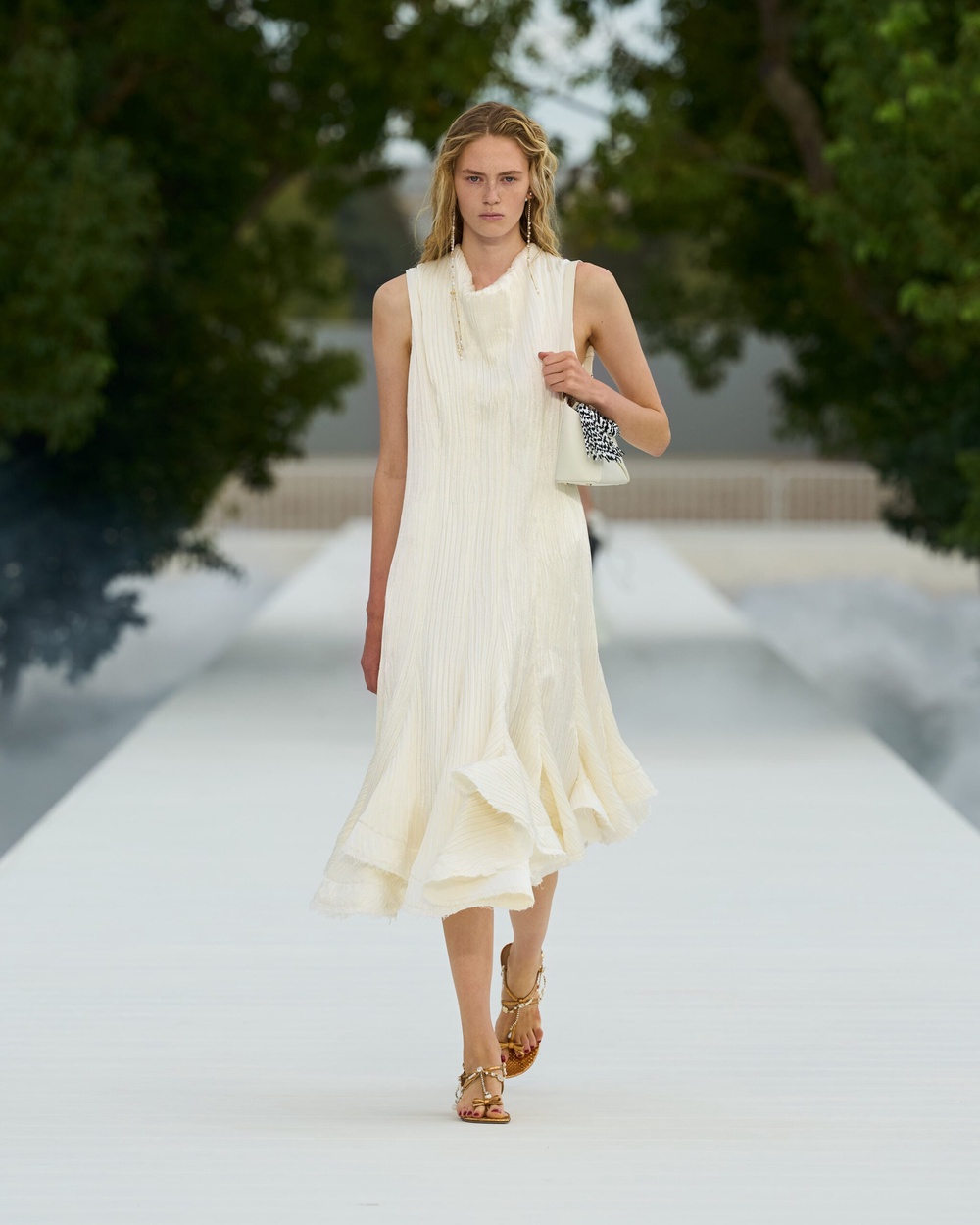 Image from: PFW: Being Of Lightness At Dior Spring/Summer 2027