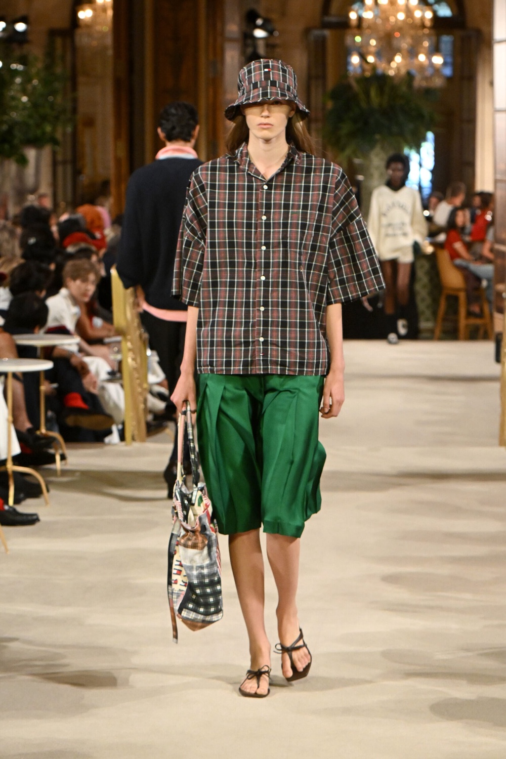 Image from: NYFW: Tommy Hilfiger Returns To The Plaza For Spring/Summer 2027