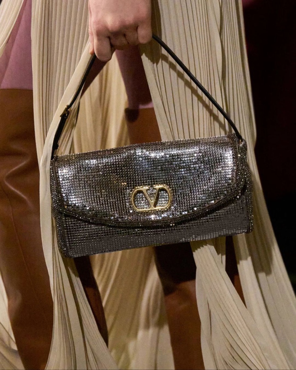 Image from: Fresh off the Runway: These It-Girl Bags Are Your Key to Staying on Trend for Fall/Winter 2026