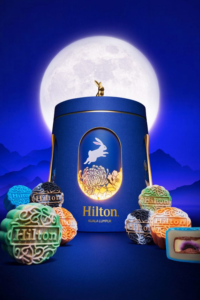 Image from: Take Mooncake Gifting to the Next Level With These Exquisite Mid-Autumn Offerings 