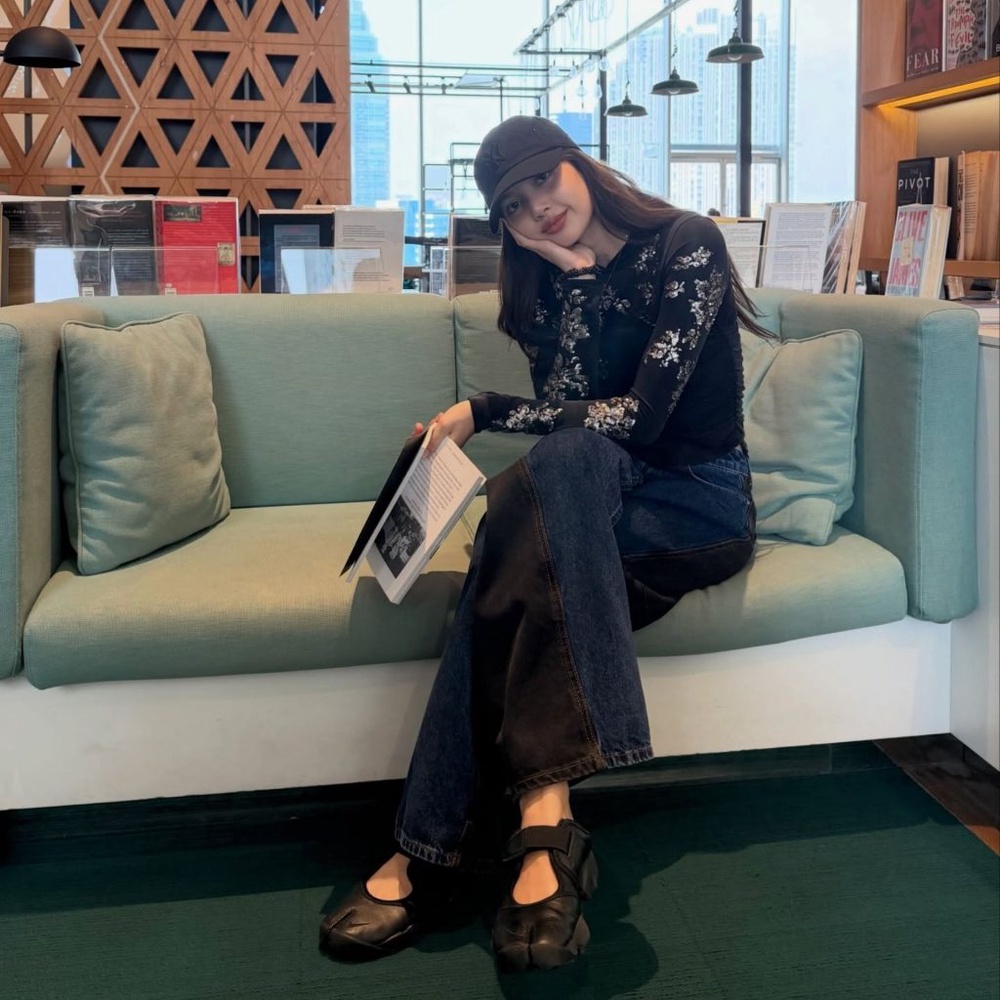 Image from: Footwear is Giving You Permission to Get Your Freak On—Here’s How to Style Weird Toe Shoes