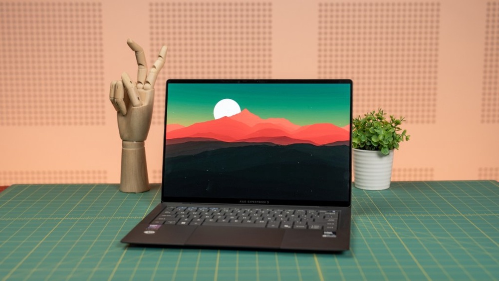 Image from: ASUS ExpertBook Ultra dilancar di Malaysia, laptop ringan 0.99kg, skrin Tandem OLED 3K & Intel Core Ultra X7
