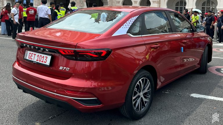 Image from: Proton S70 dipilih sebagai Teksi Madani, wajah baharu teksi Malaysia dilengkapi JPJePlate