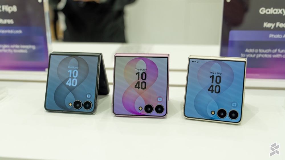 Image from: Samsung Galaxy Z Flip 8 rasmi: Rekaan lebih nipis, bateri 4,300mAh & FlexWindow lebih pintar