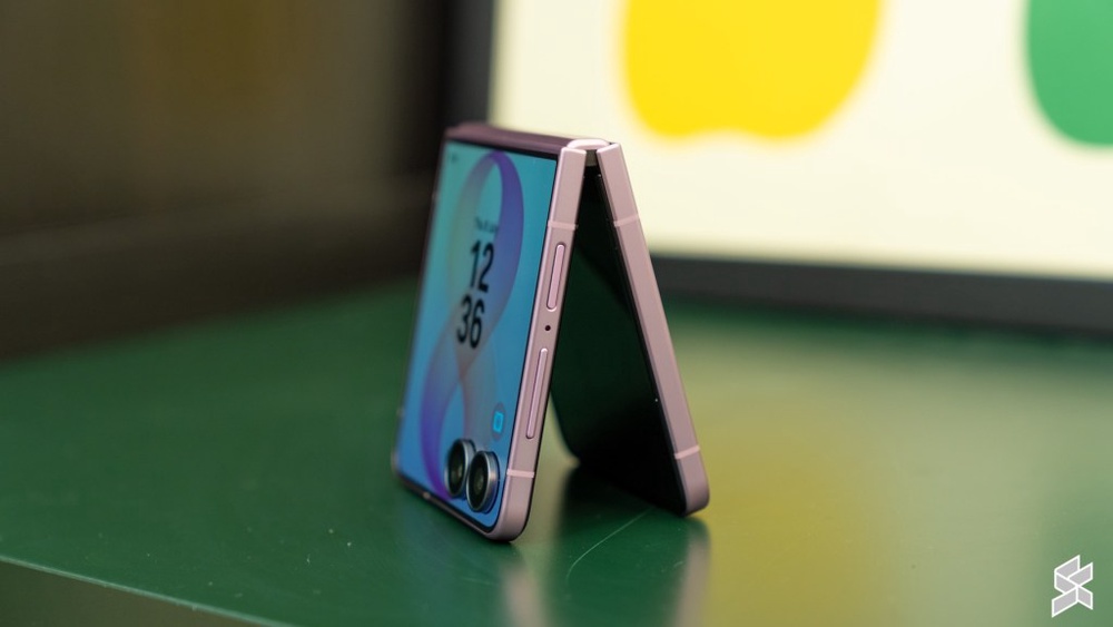 Image from: Samsung Galaxy Z Flip 8 rasmi: Rekaan lebih nipis, bateri 4,300mAh & FlexWindow lebih pintar