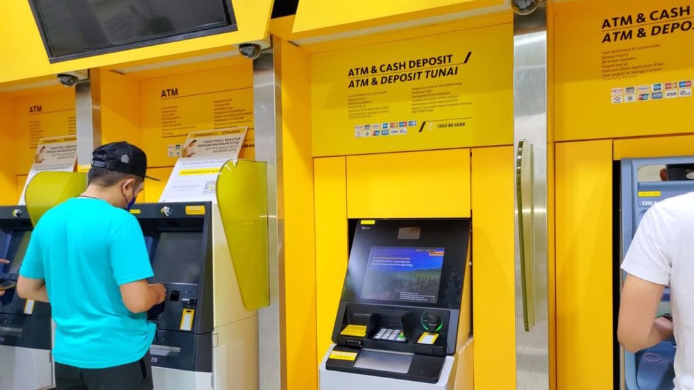 Image from: Kenapa masih ada ATM yang kenakan caj RM1 selepas 1 Julai? Ini sebabnya