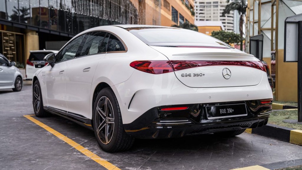 Image from: EV terbakar di Alam Damai, adakah ia Mercedes-Benz EQE?