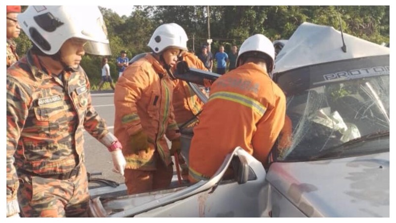 Fatal crash between car and tanker in Selangau claims second victim