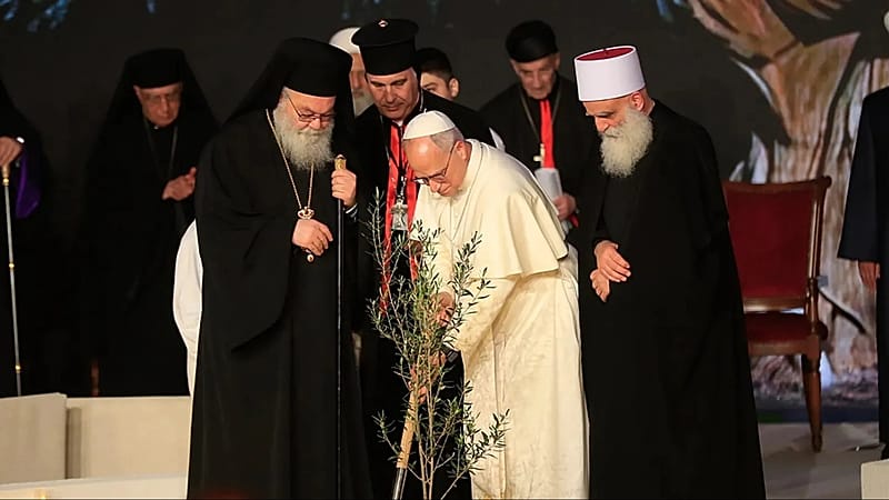 Pope Leo XIV urges unity and peace at interfaith gathering in Lebanon
