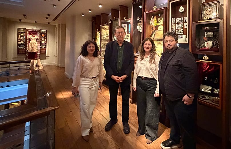 Nobel Prize-winning author Orhan Pamuk and Euronews Turkish team