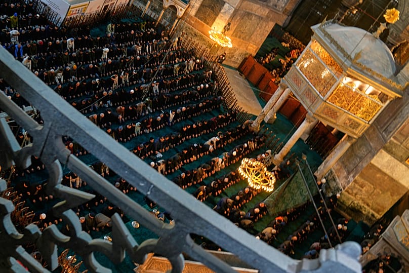 Muslim worshippers perform Friday prayers during the holy fasting month of Ramadan at the Hagia Sophia mosque in Istanbul, 27 February, 2026