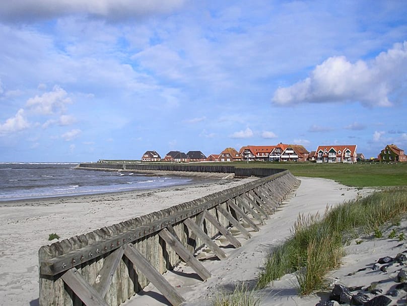 Palisade wall as coastal protection on the East Frisian island of Baltrum.