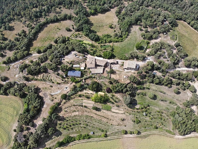 An aerial view of Mas Les Vinyes.