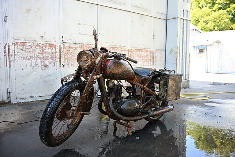 Even now you can already sense how impressive the machine will look once it has been restored.