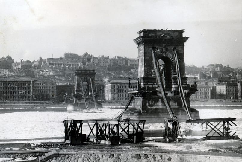 The destroyed Chain Bridge in 1945