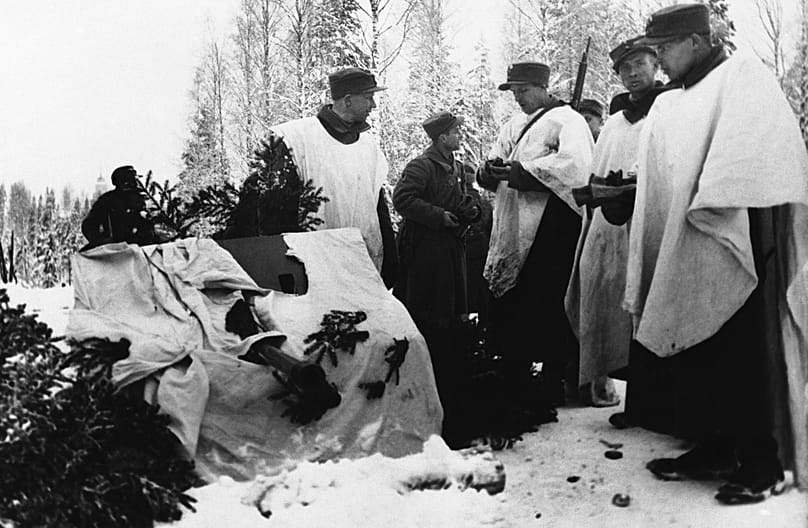 A Finnish light artillery squad on patrol duty in the Karelian Isthmus, 3 January, 1940
