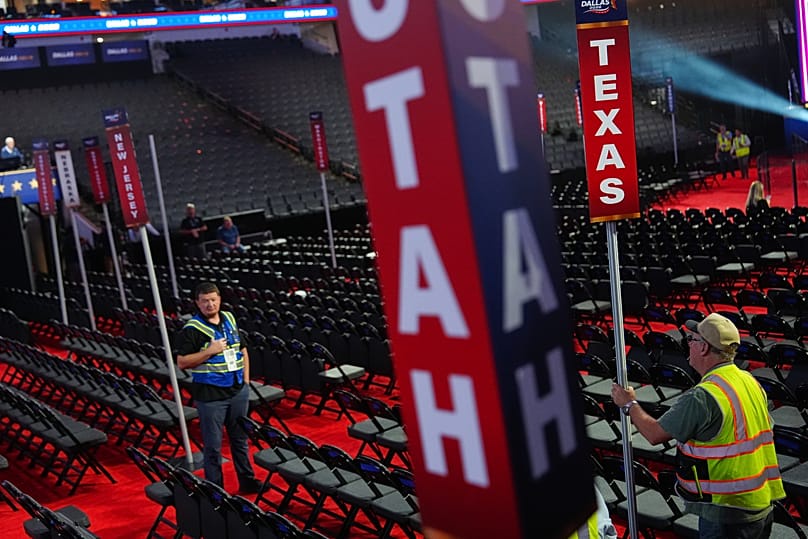 Workers continue to prepare the arena before the Republican convention in Dallas, 8 September, 2026