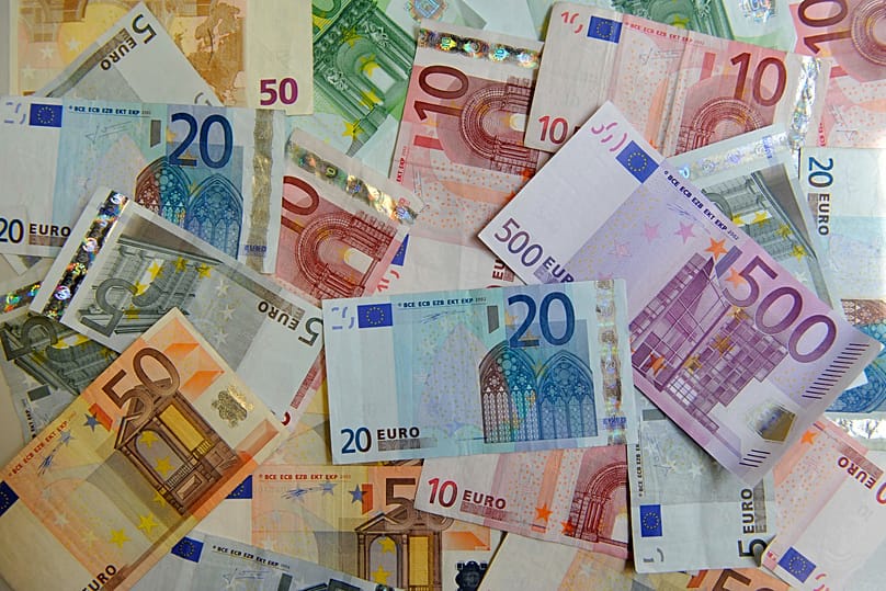 Various euro banknotes - Illustration