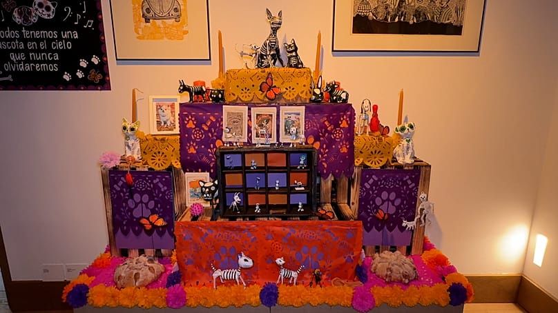 Image of the altar dedicated to pets for the 2026 Day of the Dead at Casa de México (Madrid).
