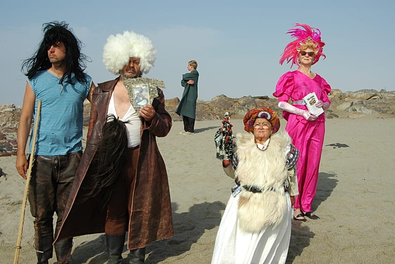 Christoph Schlingensief, The African Twin Towers, production photo, 2005.