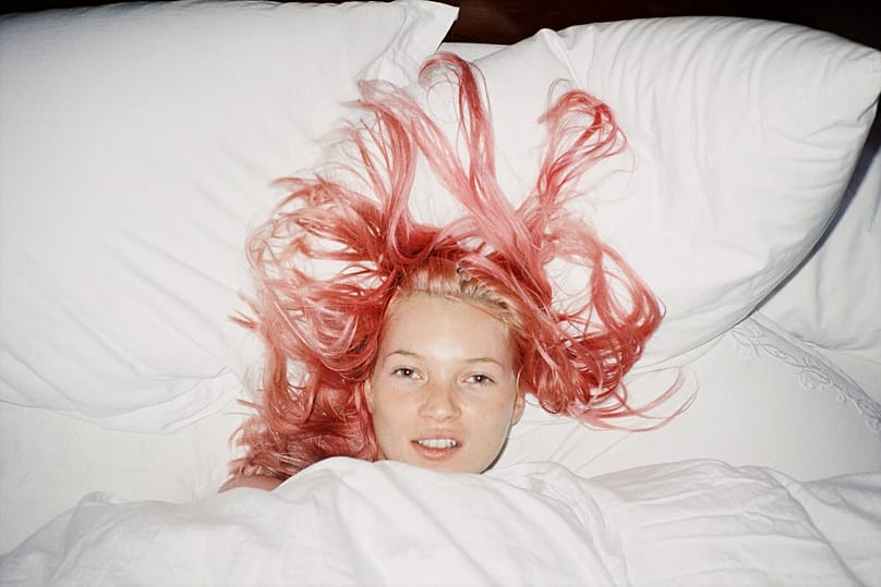 Juergen Teller, Young Pink Kate London 1998. 