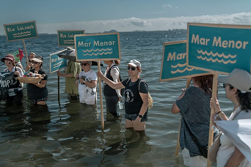 A protest organised by several citizens' and environmental groups at Playa de Los Espejos in Los Alcázares against the pollution of the Mar Menor.
