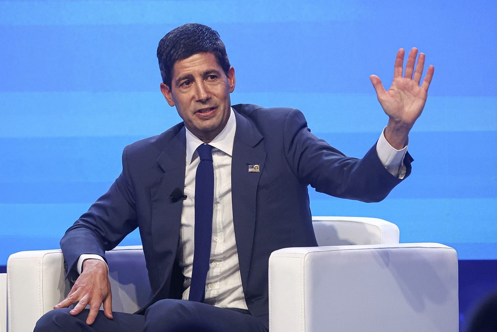 FILE. Federal Reserve Chairman Kevin Warsh speaks during the annual meetings of the International Monetary Fund and the World Bank Group in Bangkok, Thailand, 16 Oct. 2026