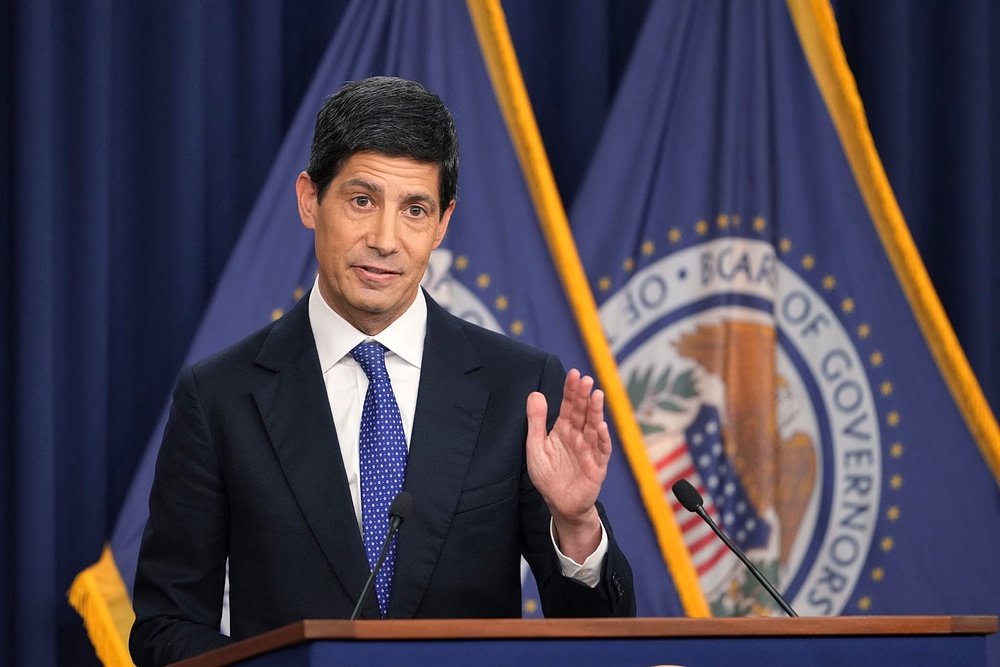 FILE. Federal Reserve Board Chairman Kevin Warsh speaks during a news conference in Washington, 16 Sept. 2026