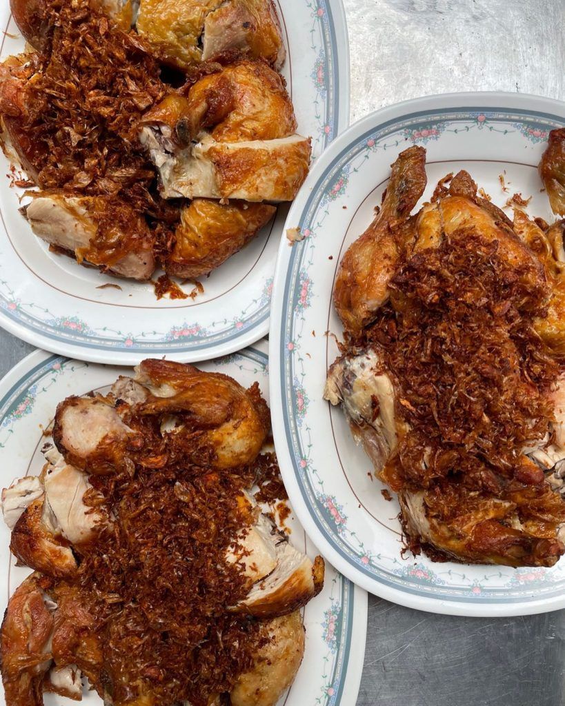 where to eat near lumpini park polo fried chicken