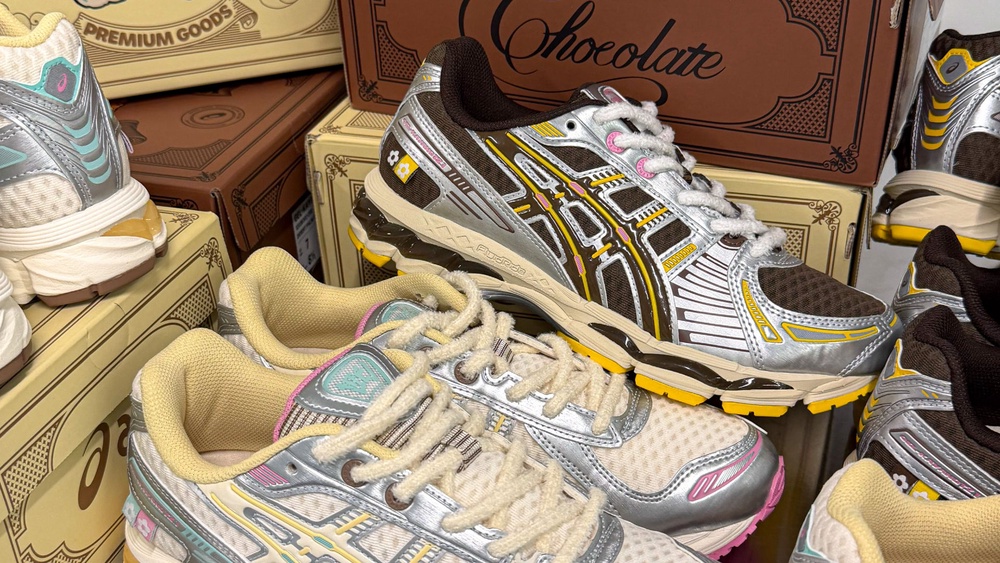 VANDYTHEPINK Gel-Kayano 12.1