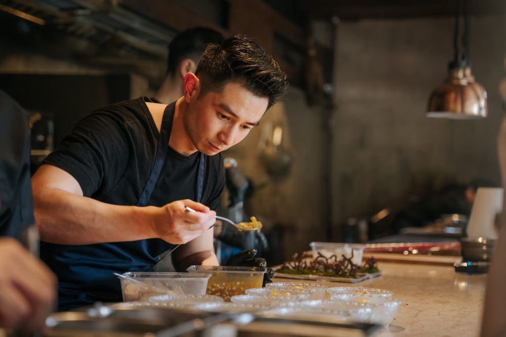 Image from: Lunch by the Poernomo brothers, tracking fireflies and more, here’s experiencing Bali with Airbnb Experiences