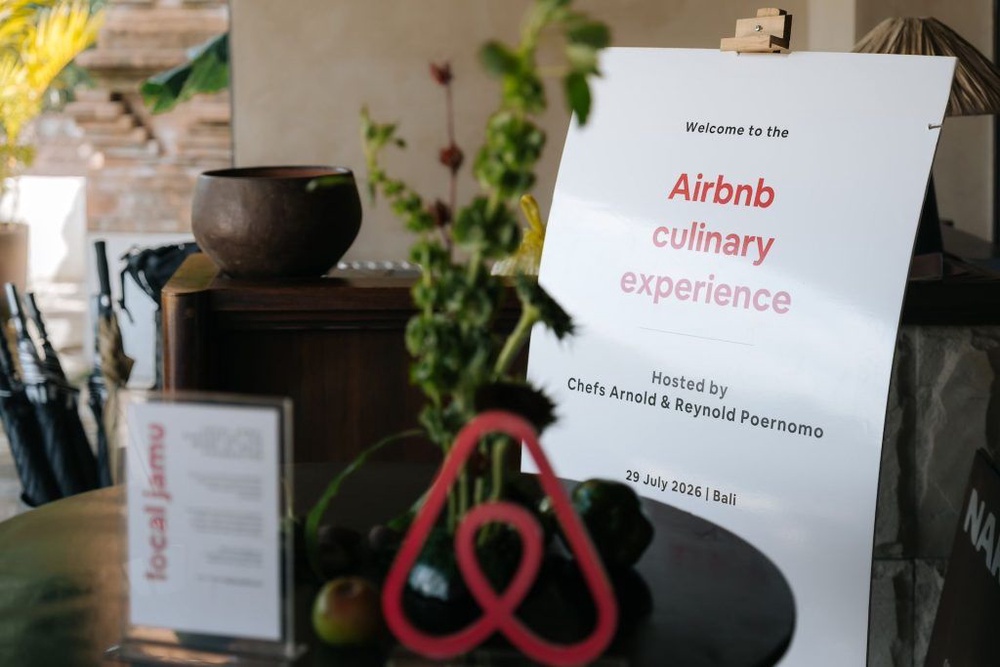 Image from: Lunch by the Poernomo brothers, tracking fireflies and more, here’s experiencing Bali with Airbnb Experiences