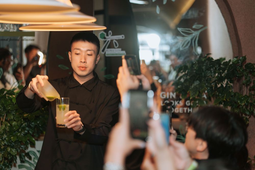 Image from: Roku Gin Noryo Tea Edition: A taste of summer, the Japanese way