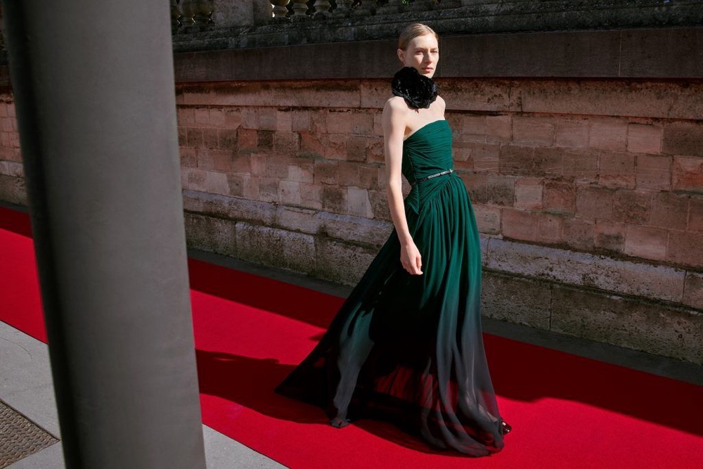 Image from: The ELIE SAAB H&M collection drops in Malaysia on 22 October