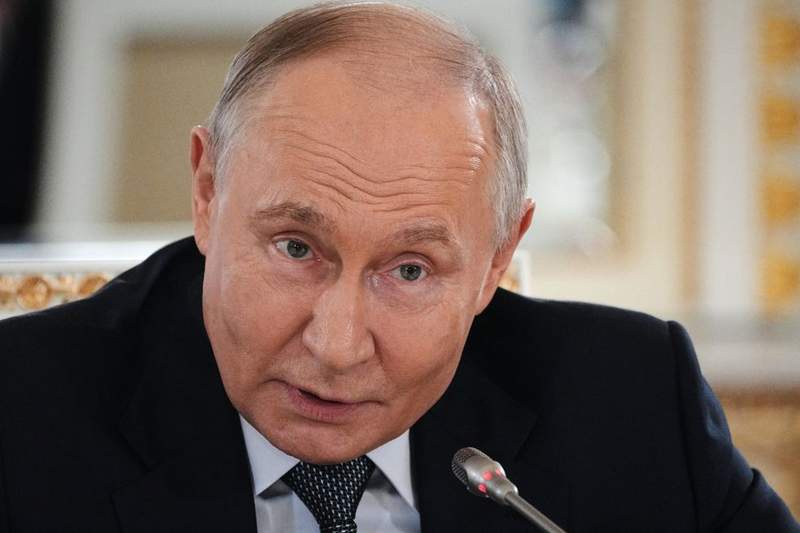 Image from: Volodymyr Zelensky summons Vladimir Putin for face-to-face meeting as Russia's economy crumbles