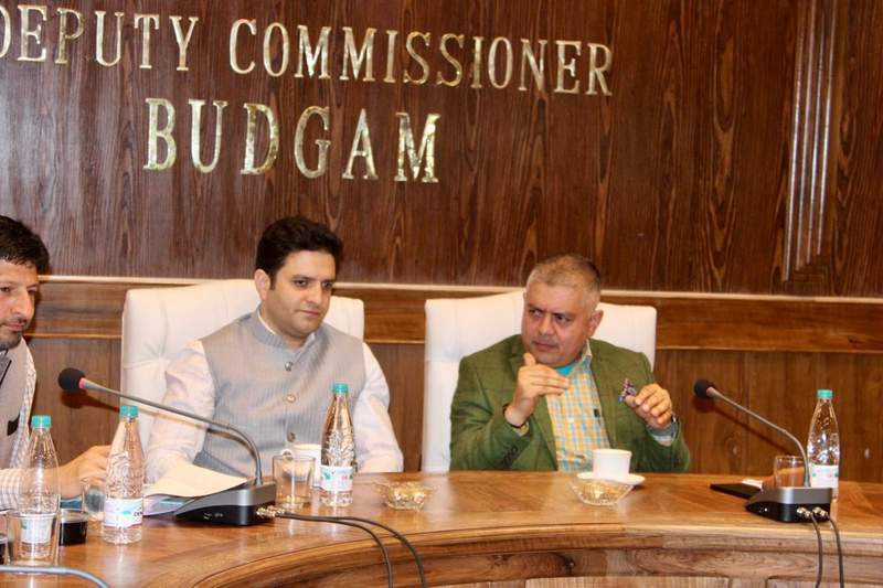 Image from: J-K: Chief Principal Census Officer chairs review meeting on ongoing census operations along with Budgam DC