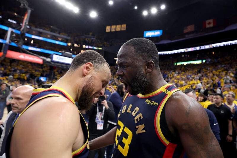 Image from: Draymond Green reveals when Stephen Curry could realistically play on the PGA Tour