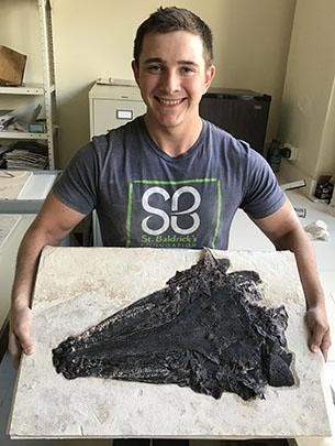 Image from: While Splitting Rocks in Wyoming, a High School Student Discovered a Giant Complete Prehistoric Fish Skull Buried for 52 Million Years